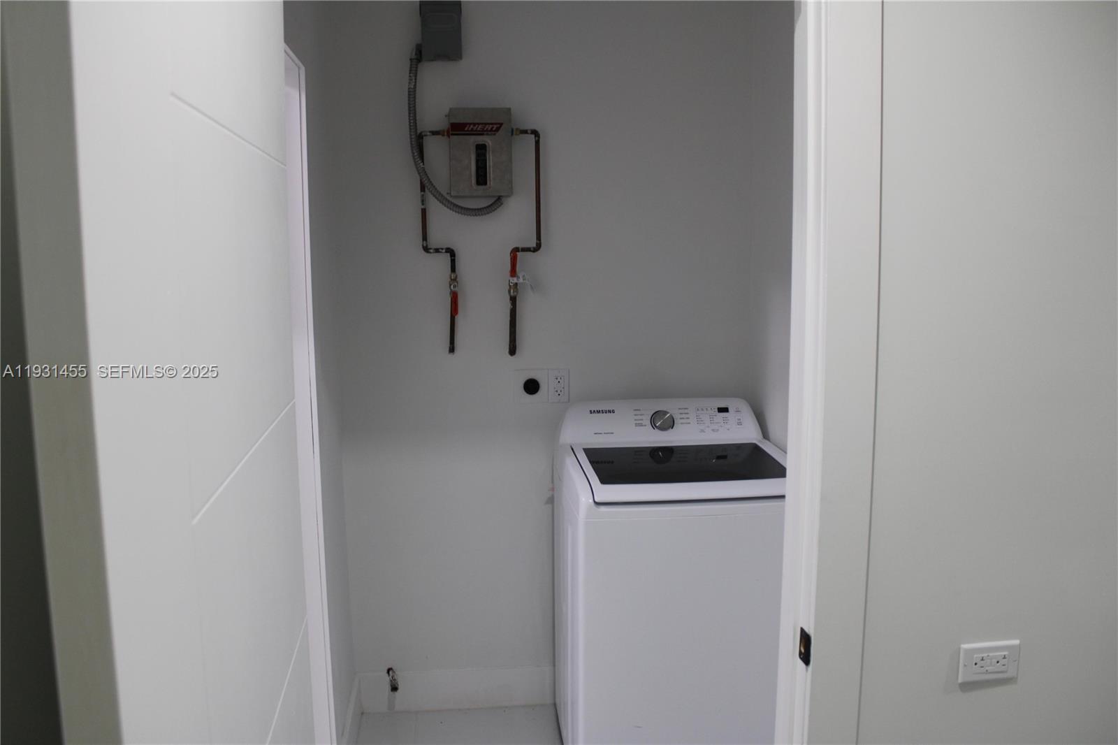 KENDALL SUNSET HOMES - Residential