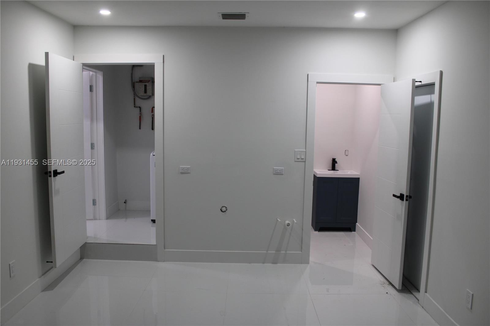 KENDALL SUNSET HOMES - Residential