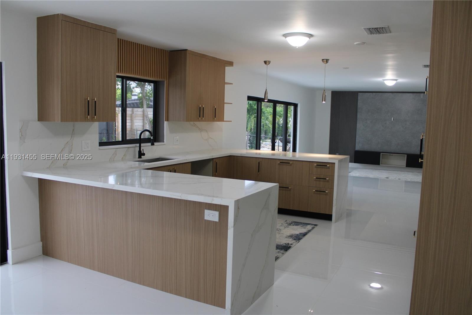 KENDALL SUNSET HOMES - Residential