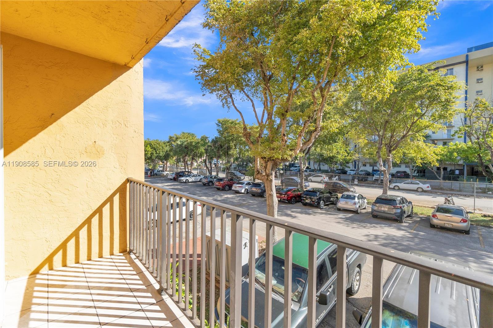 SUNSET VILLAS NO 3 CONDO - Residential