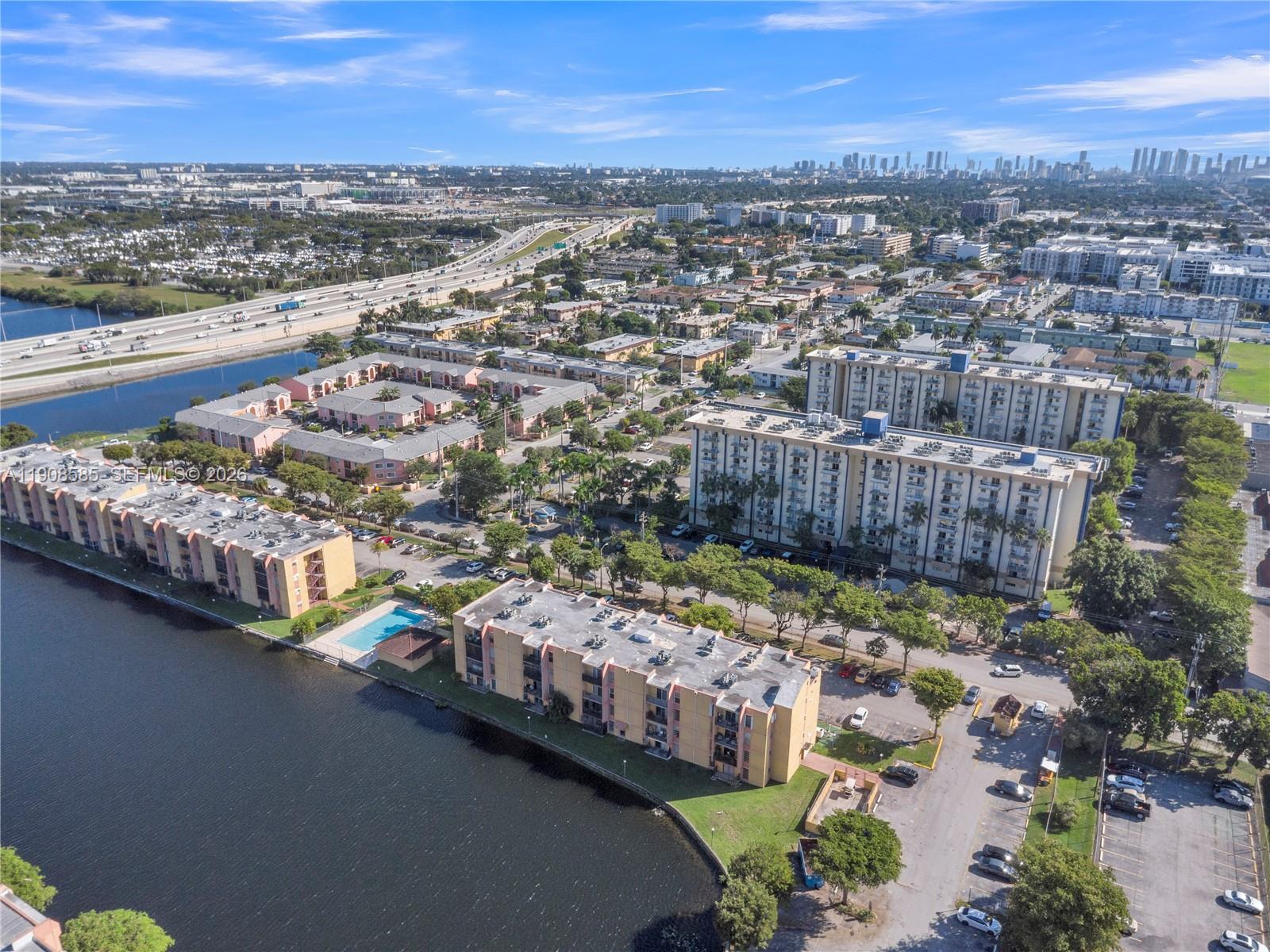 SUNSET VILLAS NO 3 CONDO - Residential