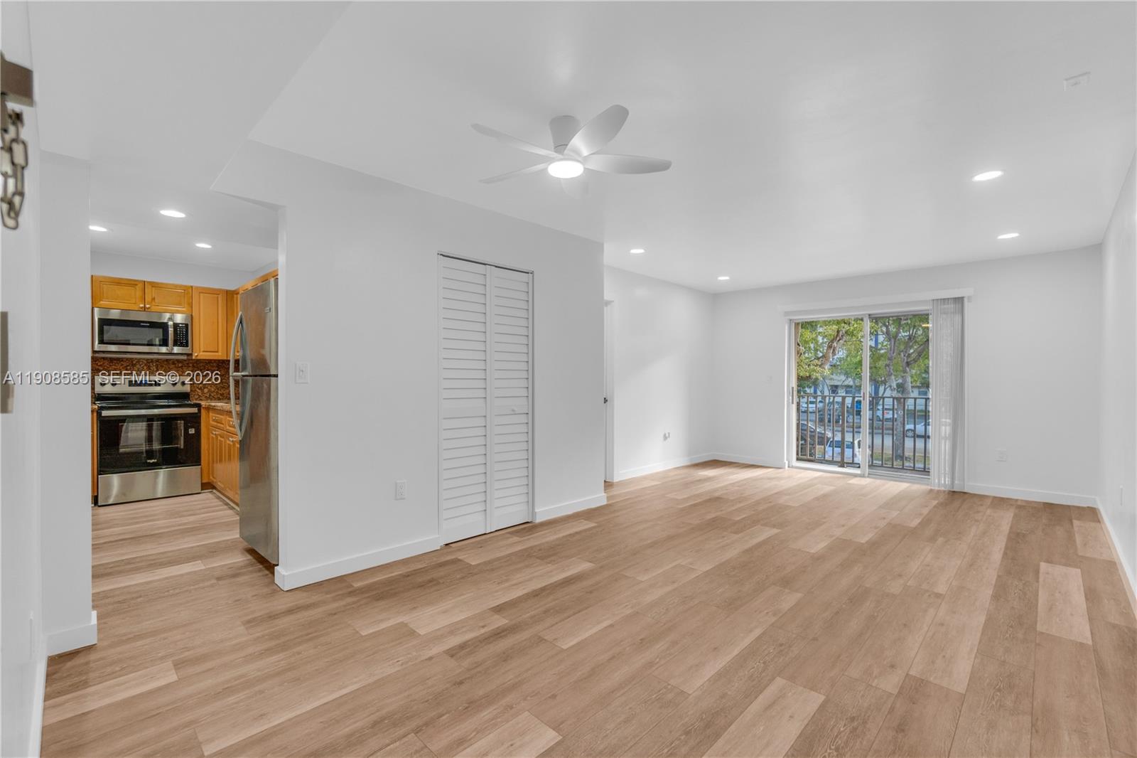 SUNSET VILLAS NO 3 CONDO - Residential