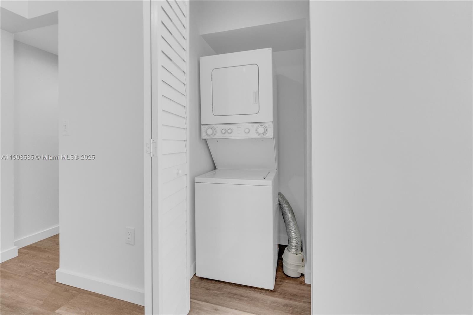 SUNSET VILLAS NO 3 CONDO - Residential