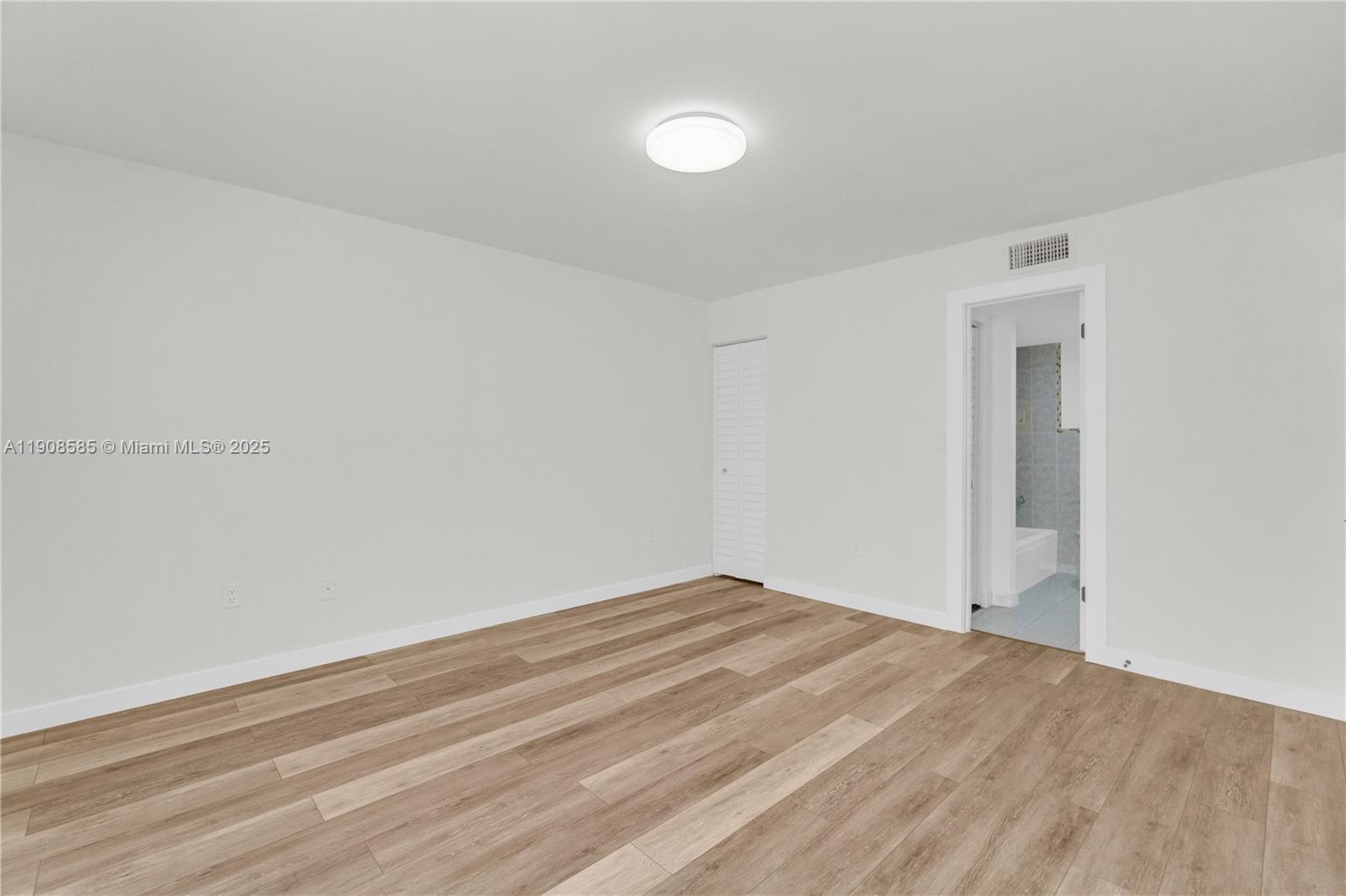 SUNSET VILLAS NO 3 CONDO - Residential