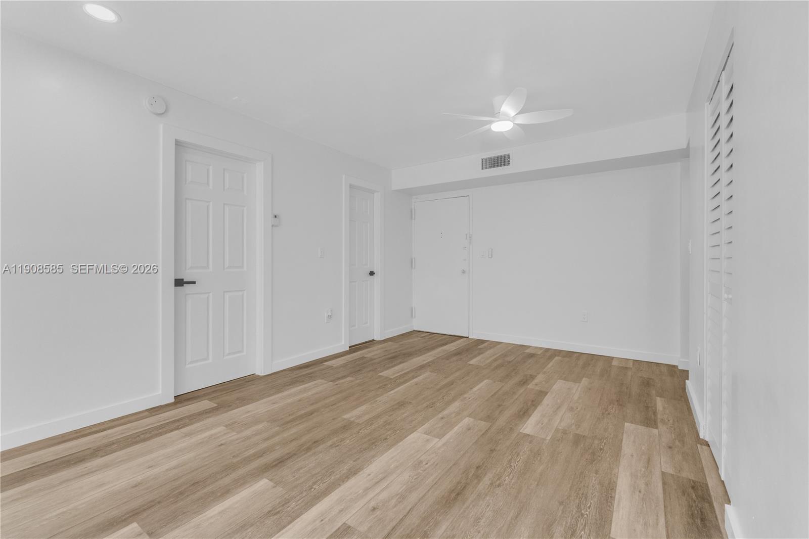 SUNSET VILLAS NO 3 CONDO - Residential