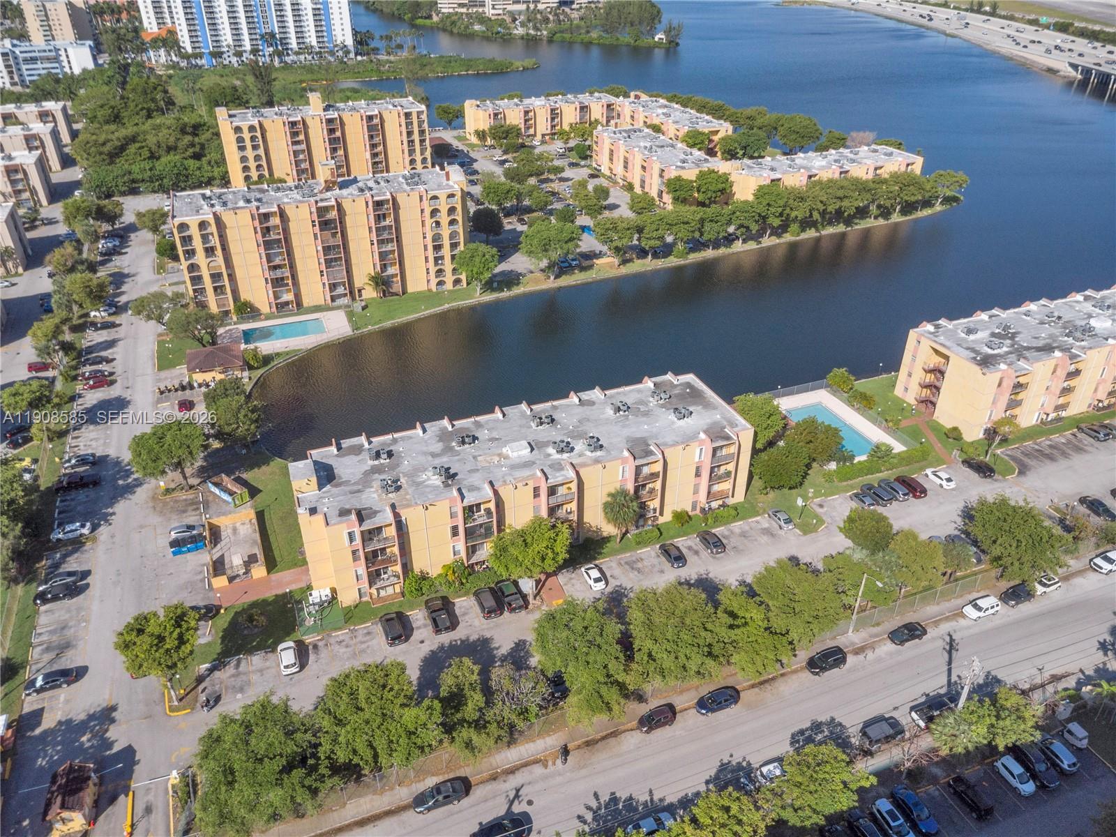 SUNSET VILLAS NO 3 CONDO - Residential