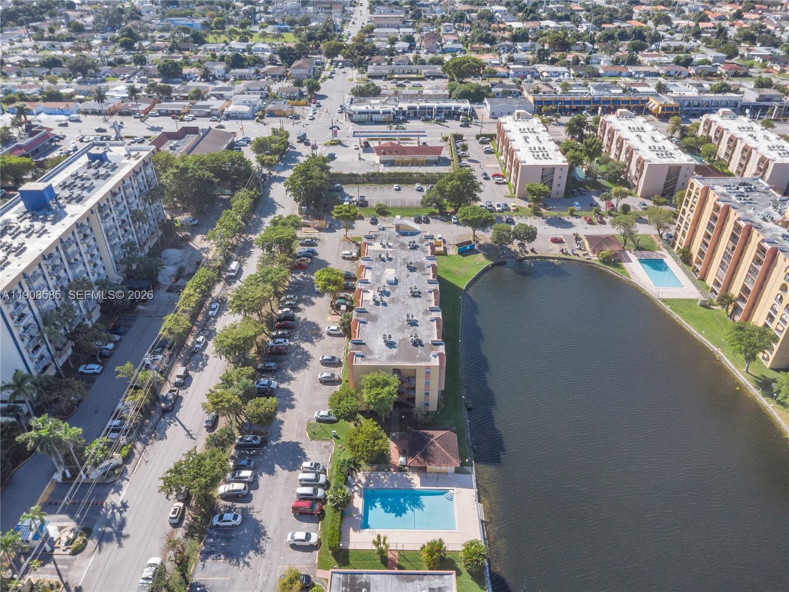 SUNSET VILLAS NO 3 CONDO - Residential