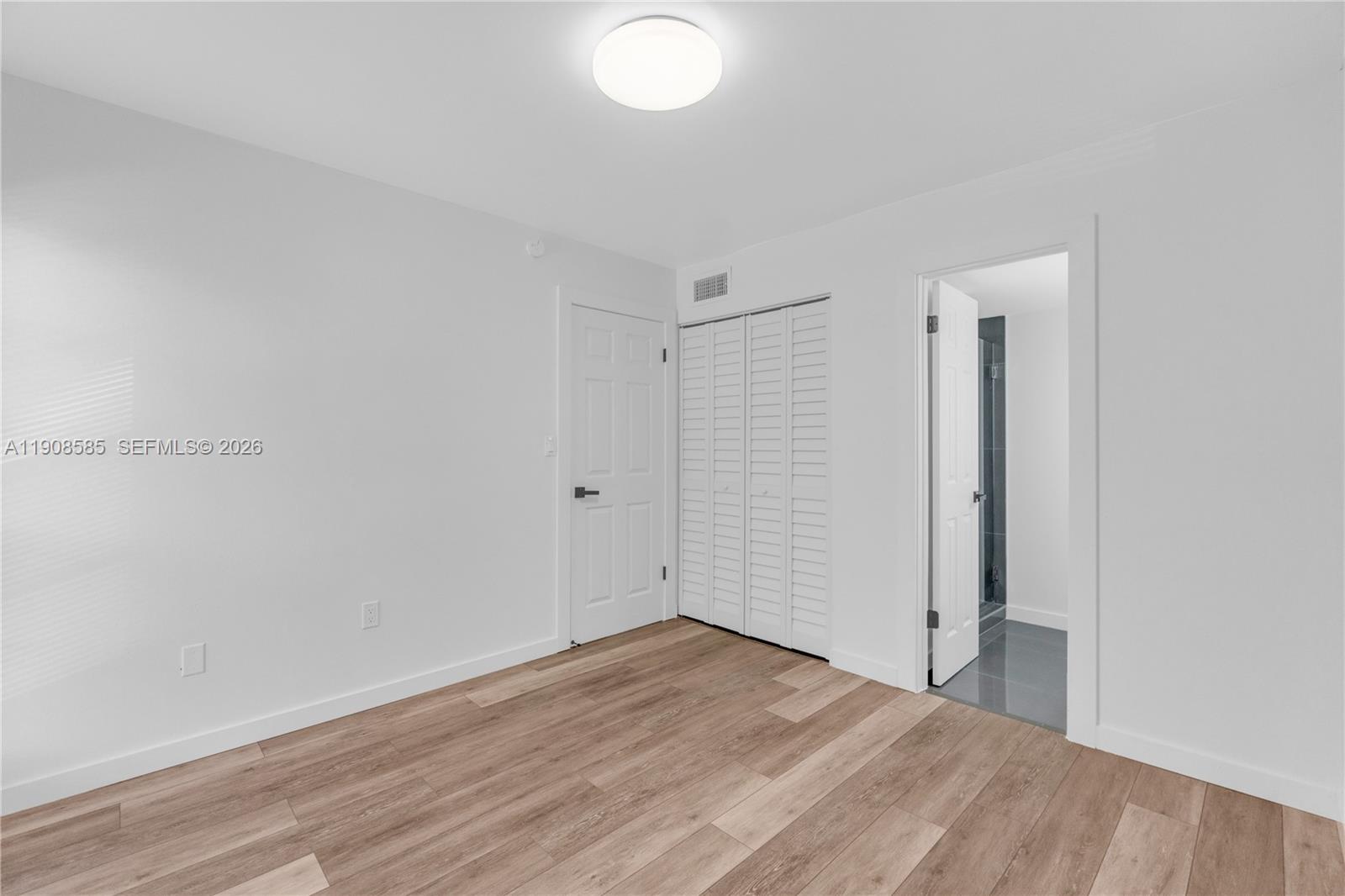 SUNSET VILLAS NO 3 CONDO - Residential