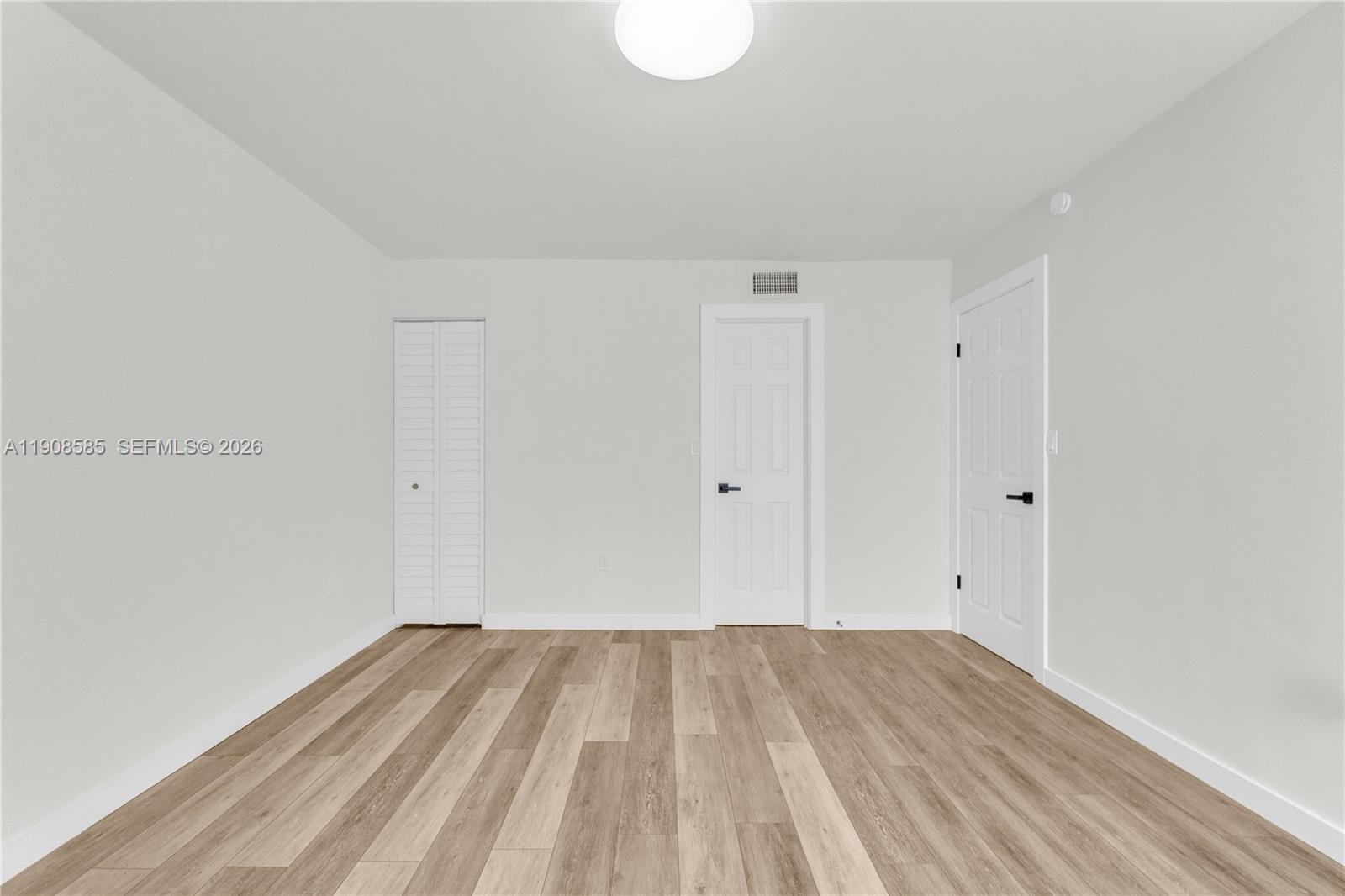 SUNSET VILLAS NO 3 CONDO - Residential