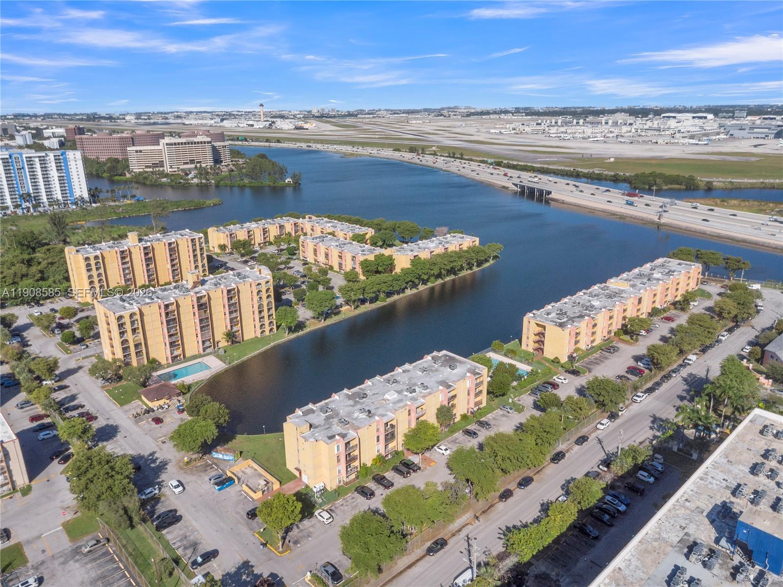 SUNSET VILLAS NO 3 CONDO - Residential