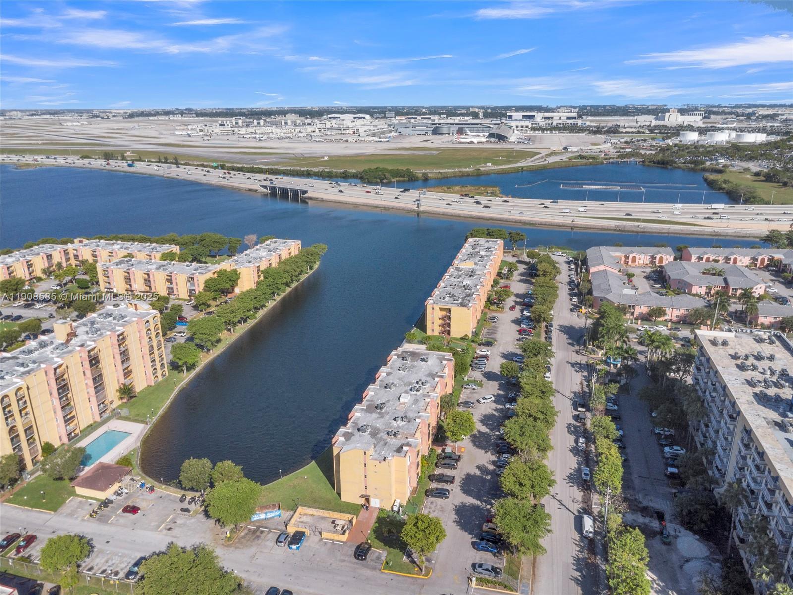 SUNSET VILLAS NO 3 CONDO - Residential