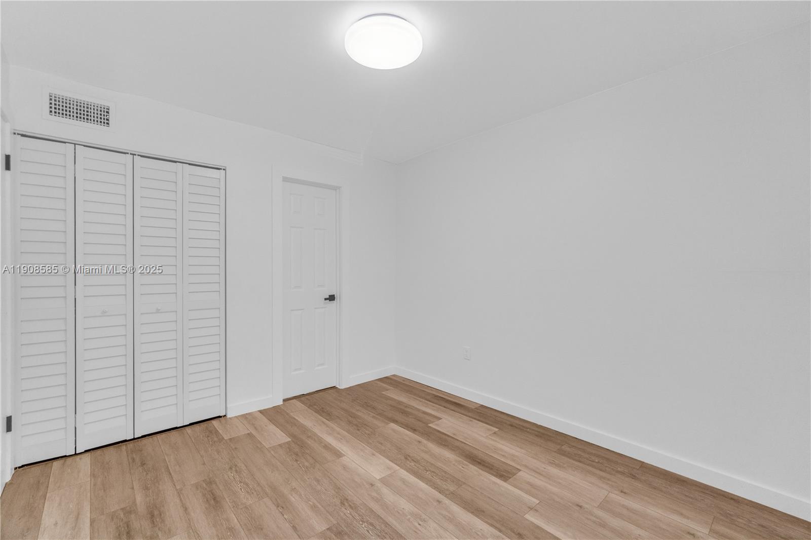 SUNSET VILLAS NO 3 CONDO - Residential