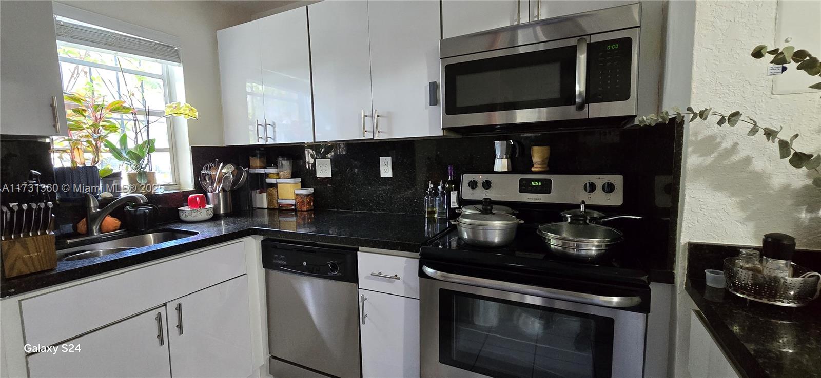 PINEBARK CONDO NO 1 - Residential