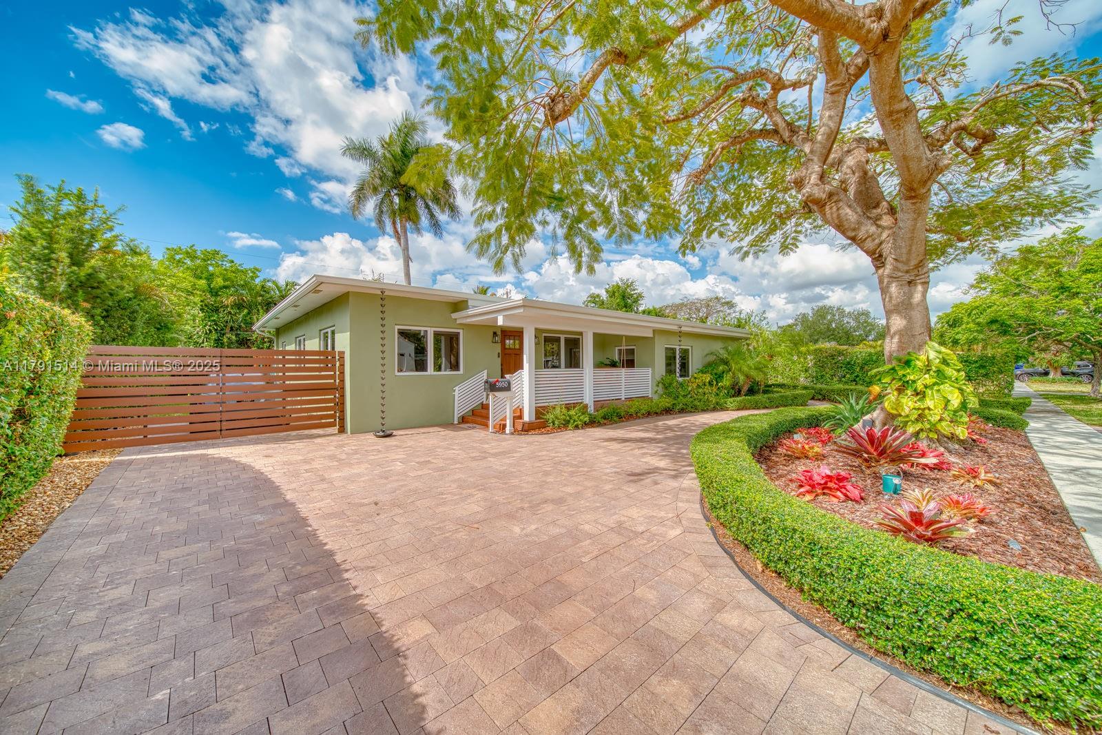 5950 SW 46th St