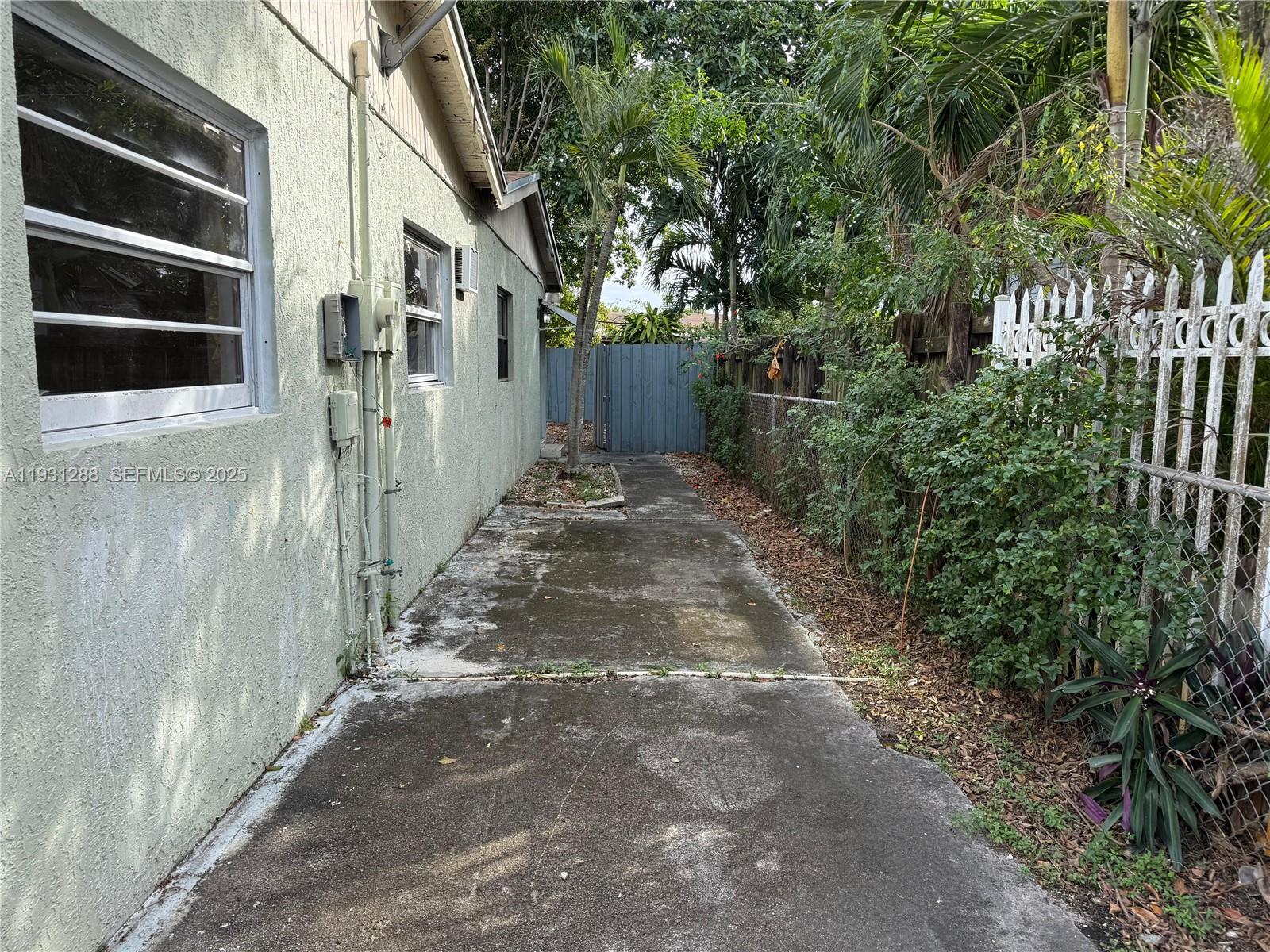 CAROL CITY GDNS 1ST ADDN - Residential Income