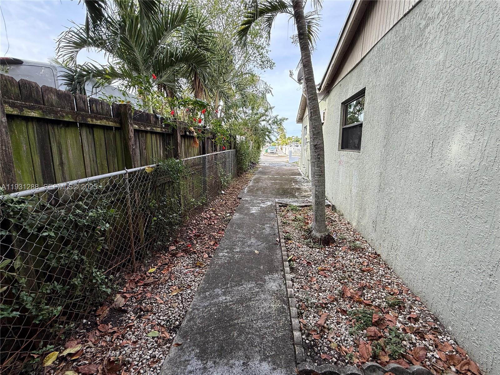 CAROL CITY GDNS 1ST ADDN - Residential Income