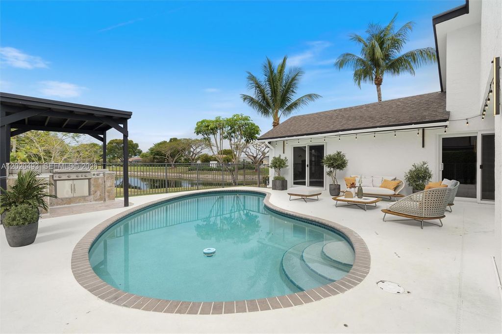 Photo of 22397 Swordfish Dr, Boca Raton, FL 33428 (MLS # A12020493)