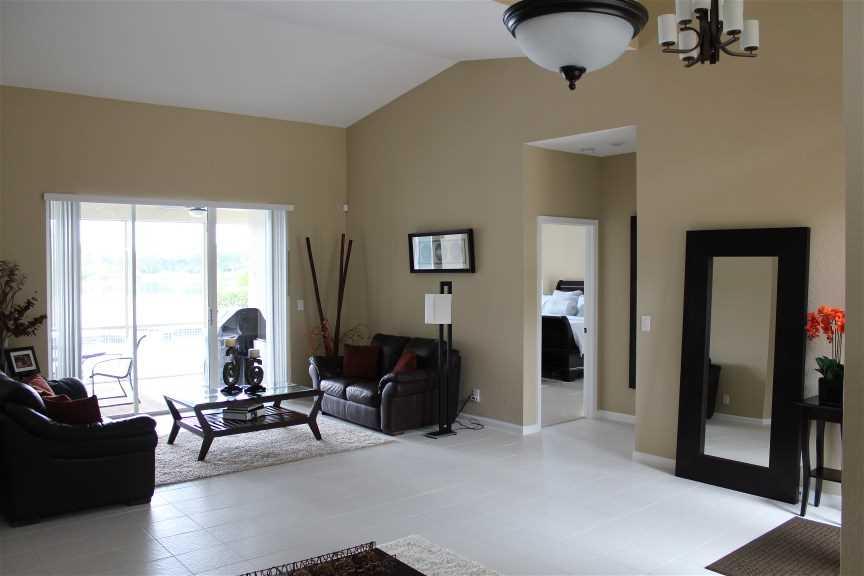 COUNTRY GLEN 154-49 B - Residential