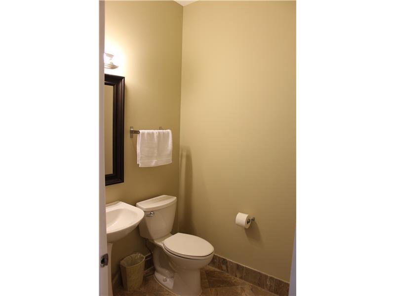 COUNTRY GLEN 154-49 B - Residential