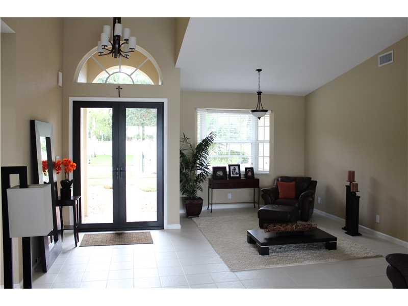 COUNTRY GLEN 154-49 B - Residential