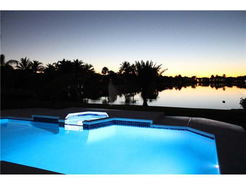 COUNTRY GLEN 154-49 B - Residential