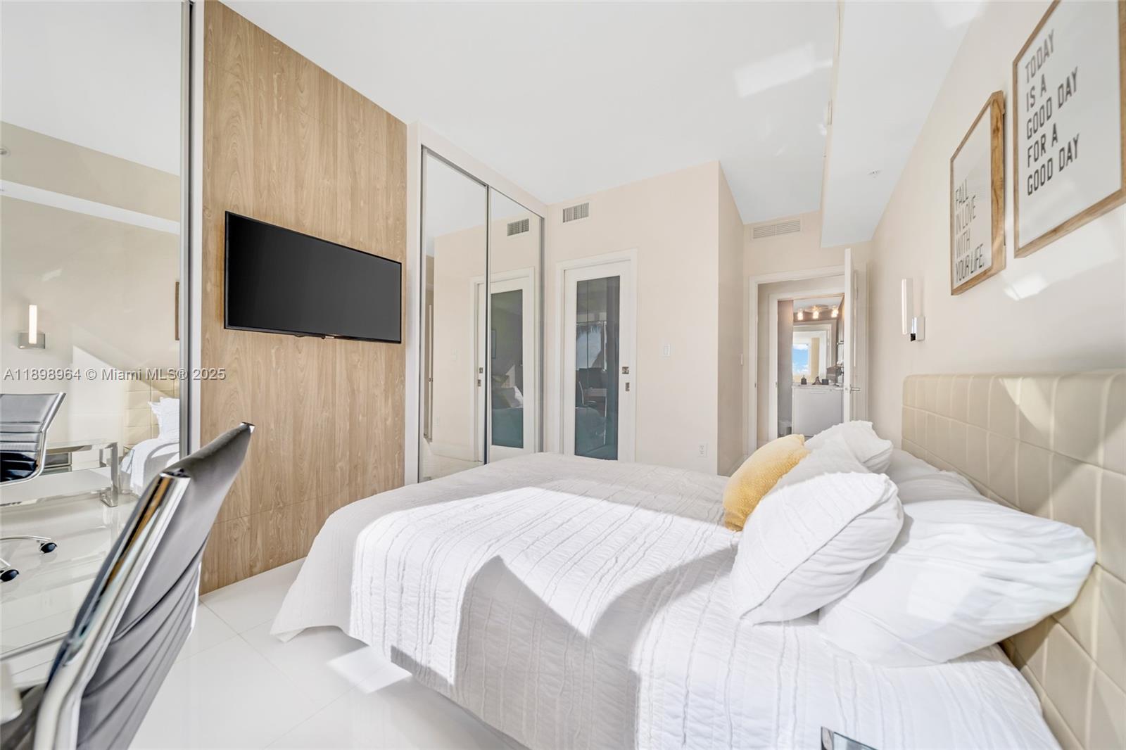 VIZCAYNE SOUTH CONDO - Residential Lease