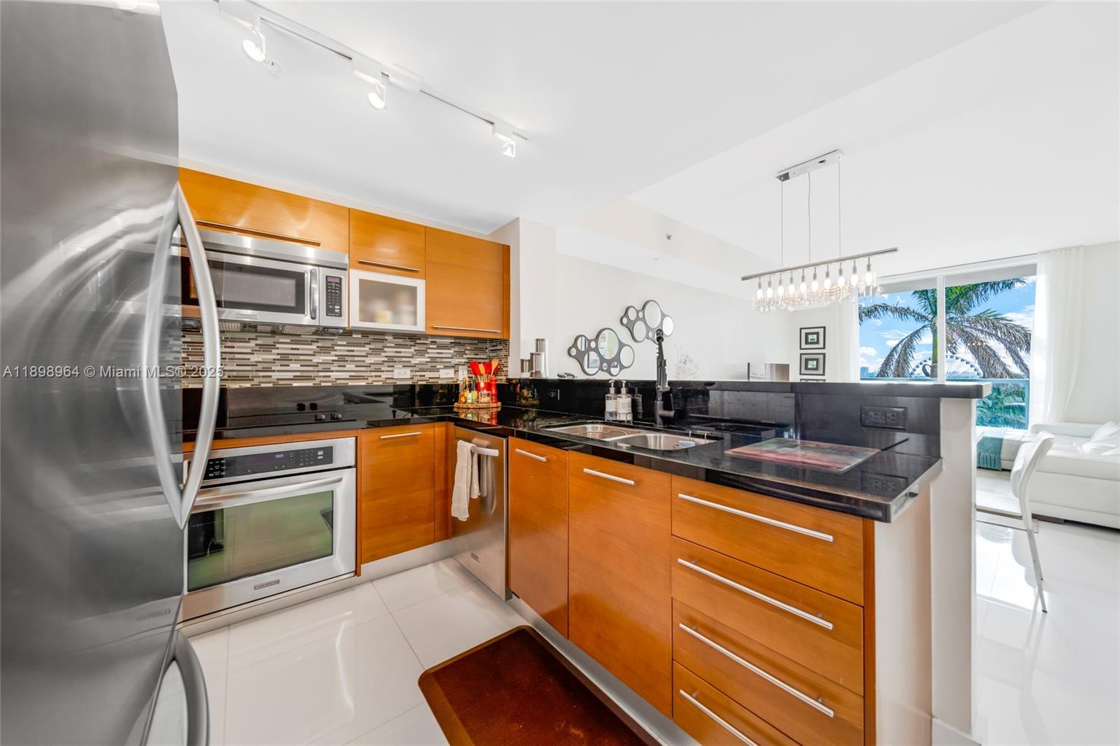 VIZCAYNE SOUTH CONDO - Residential Lease