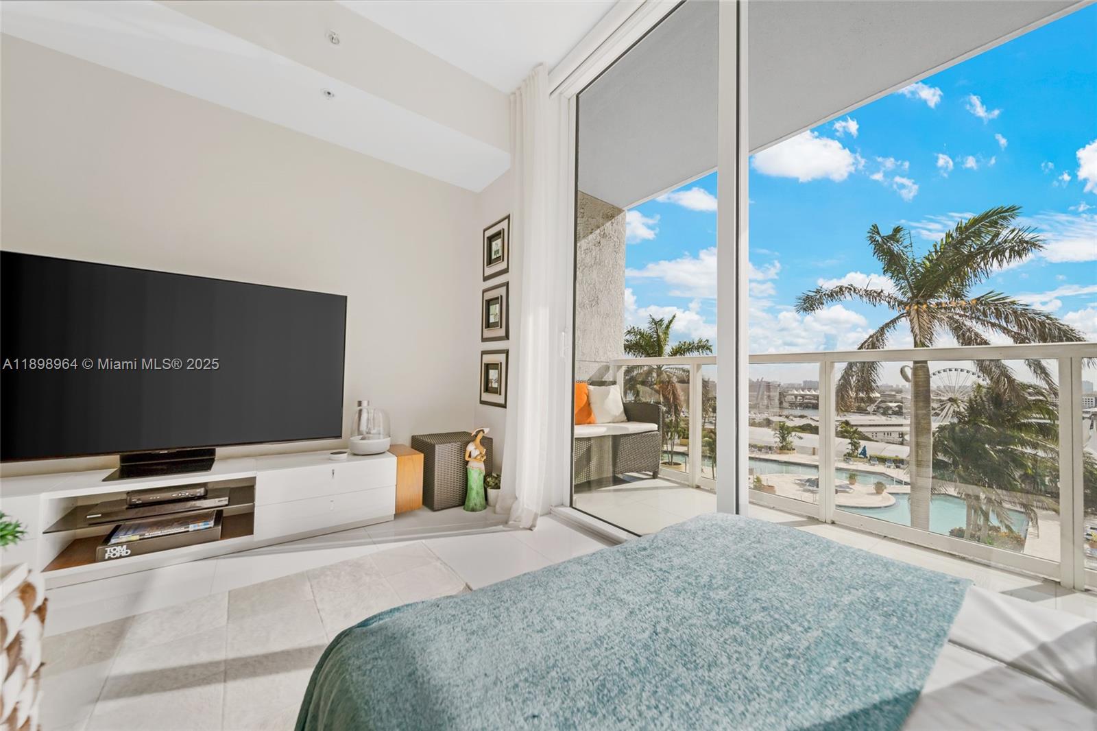 VIZCAYNE SOUTH CONDO - Residential Lease