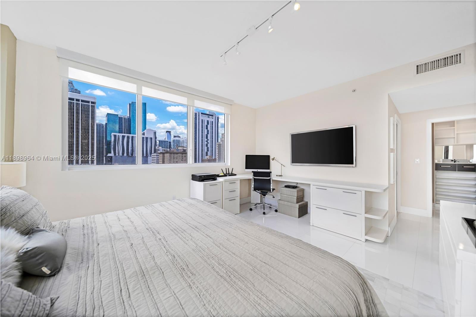 VIZCAYNE SOUTH CONDO - Residential Lease