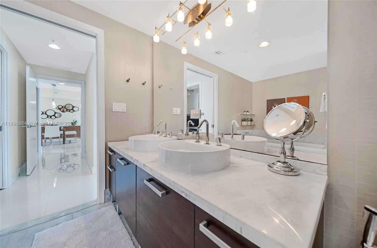 VIZCAYNE SOUTH CONDO - Residential Lease