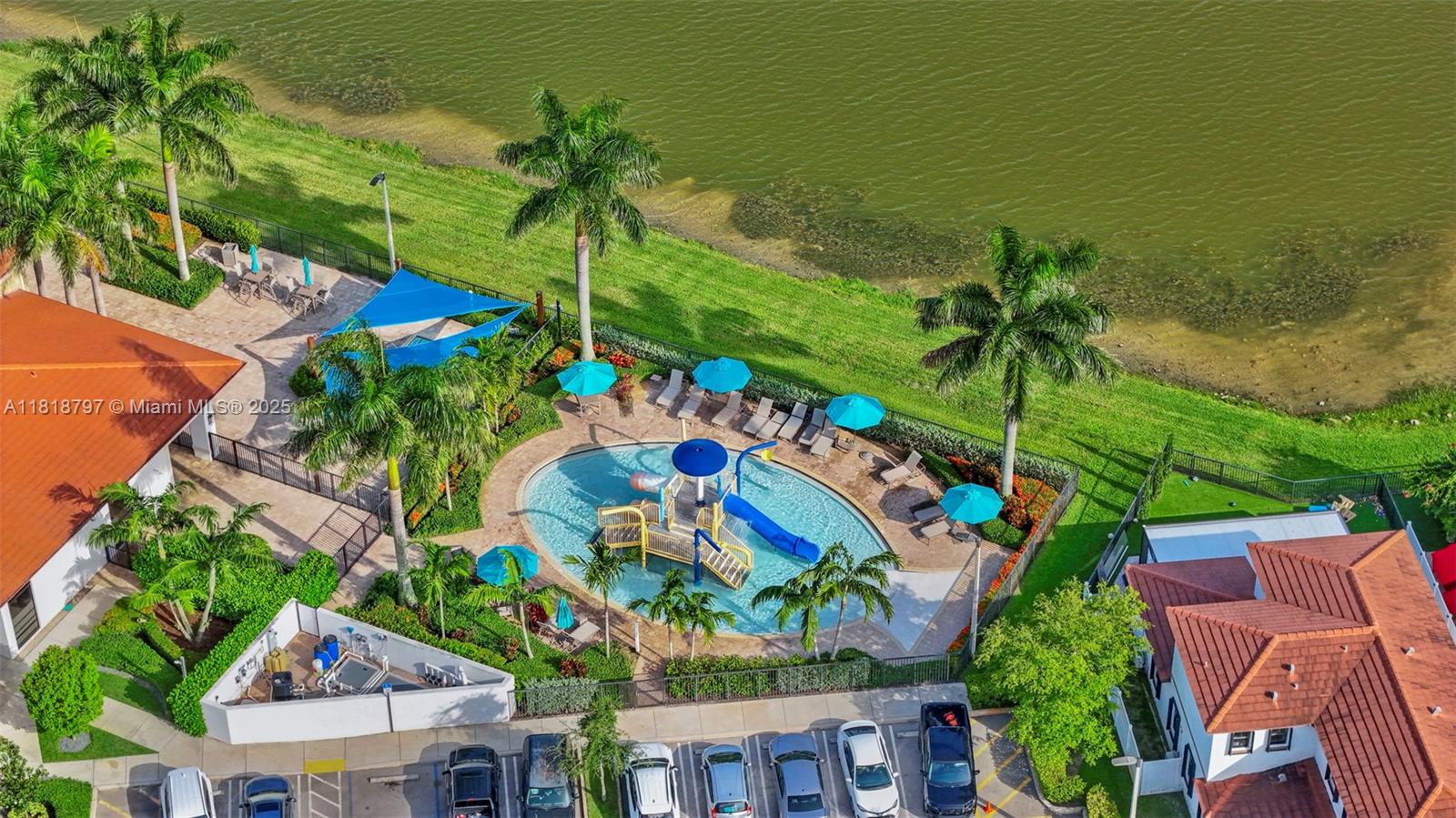 AQUABELLA NORTH REPLAT - Residential Lease