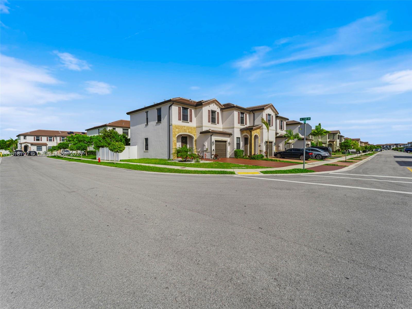 AQUABELLA NORTH REPLAT - Residential Lease