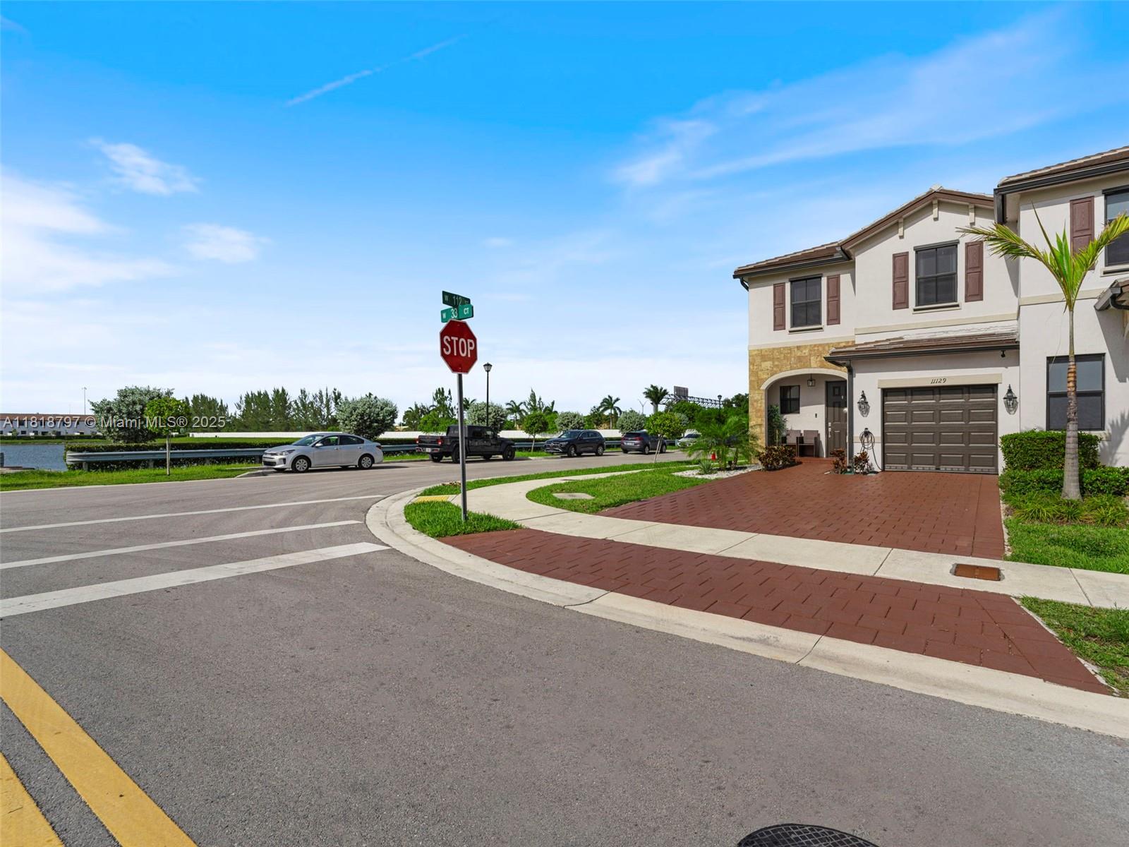 AQUABELLA NORTH REPLAT - Residential Lease