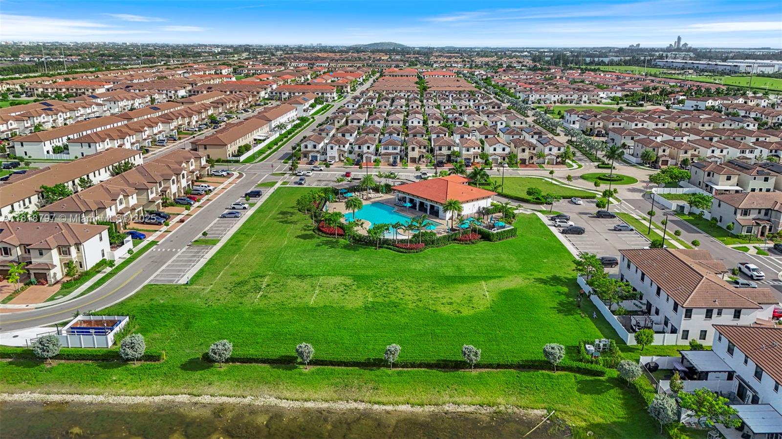 AQUABELLA NORTH REPLAT - Residential Lease