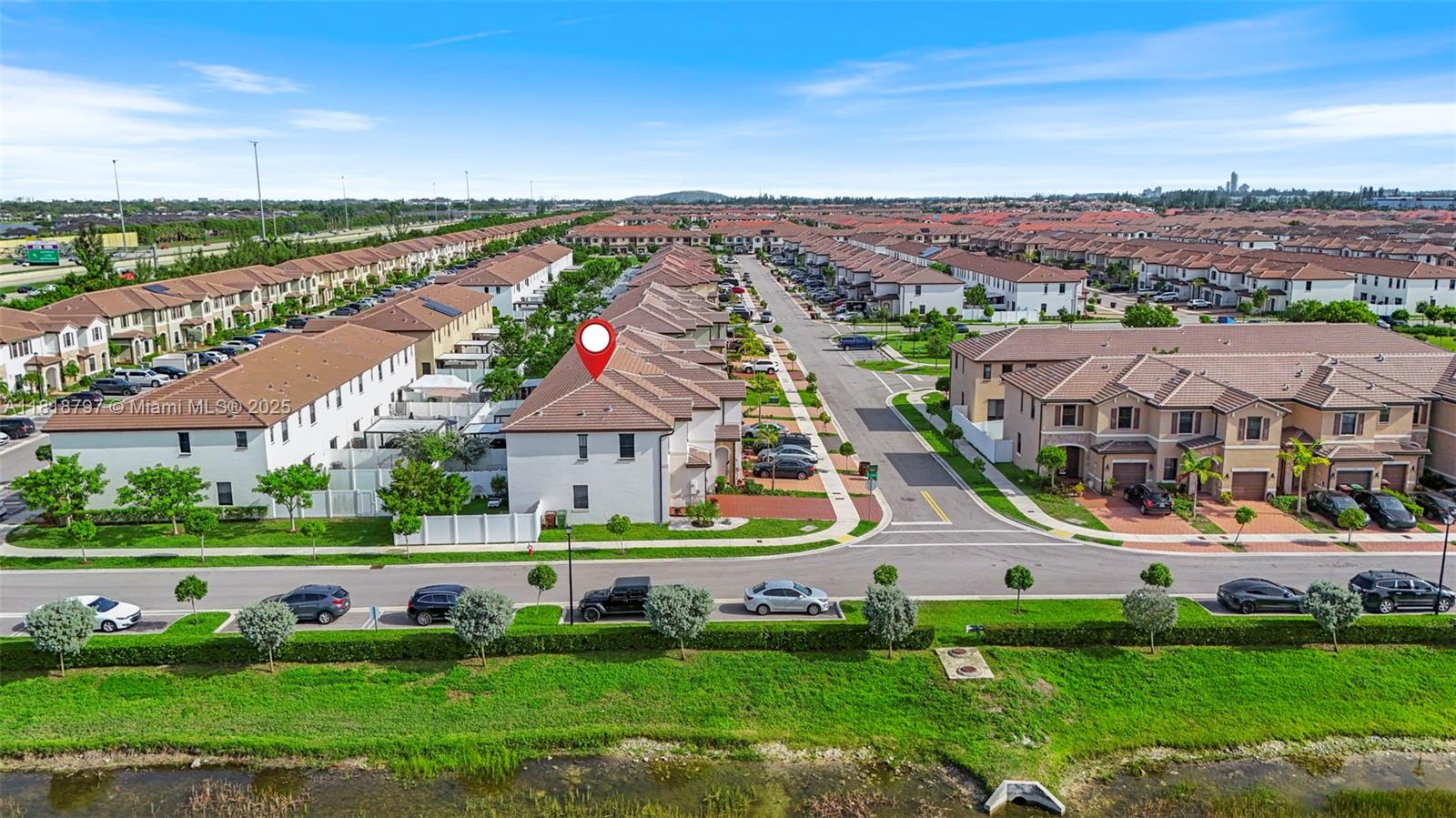AQUABELLA NORTH REPLAT - Residential Lease