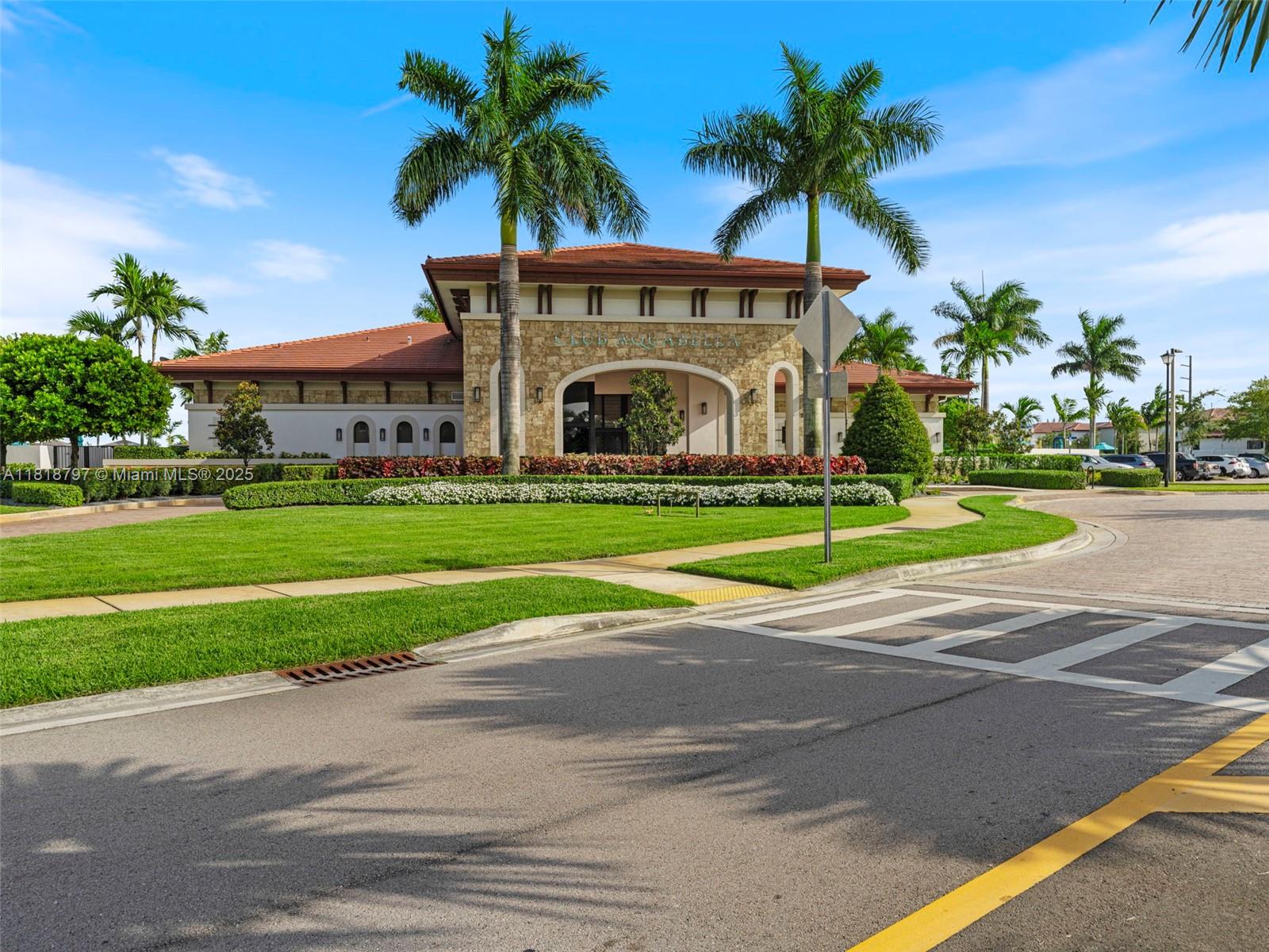 AQUABELLA NORTH REPLAT - Residential Lease