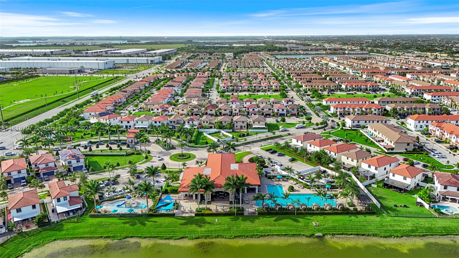 AQUABELLA NORTH REPLAT - Residential Lease