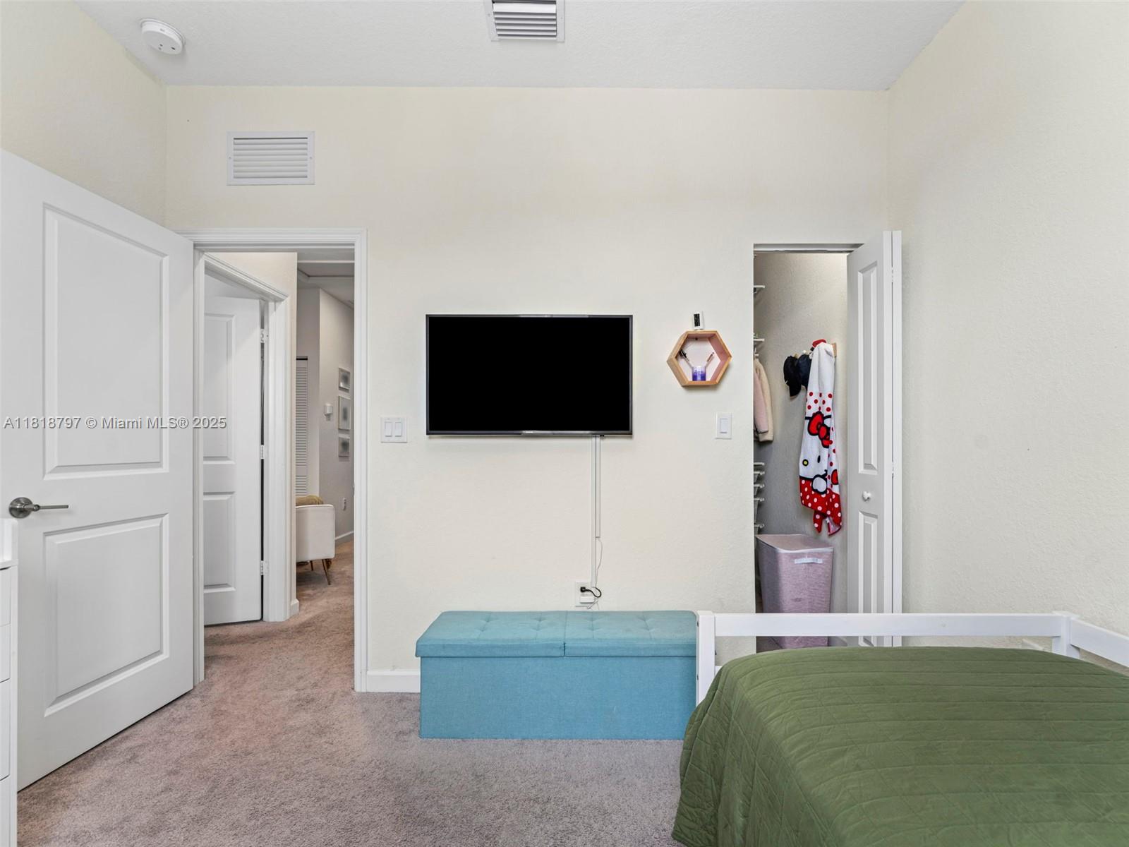 AQUABELLA NORTH REPLAT - Residential Lease