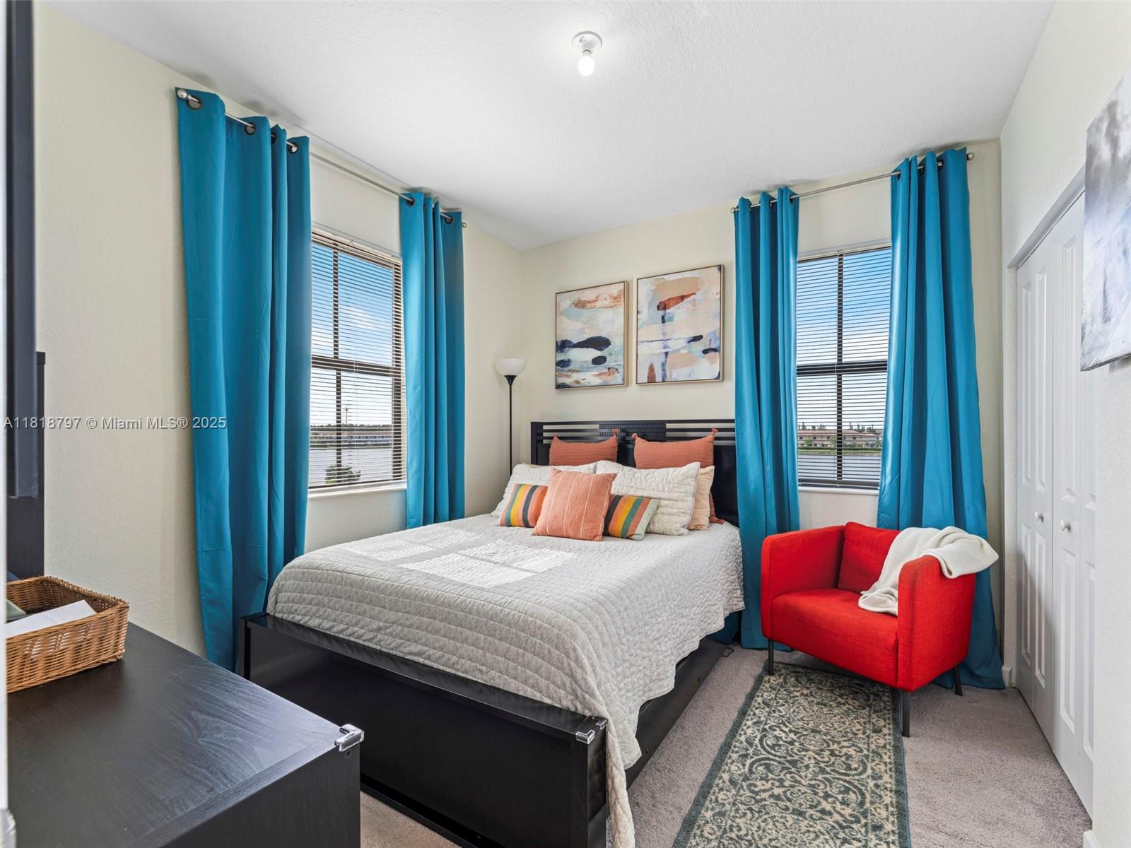 AQUABELLA NORTH REPLAT - Residential Lease