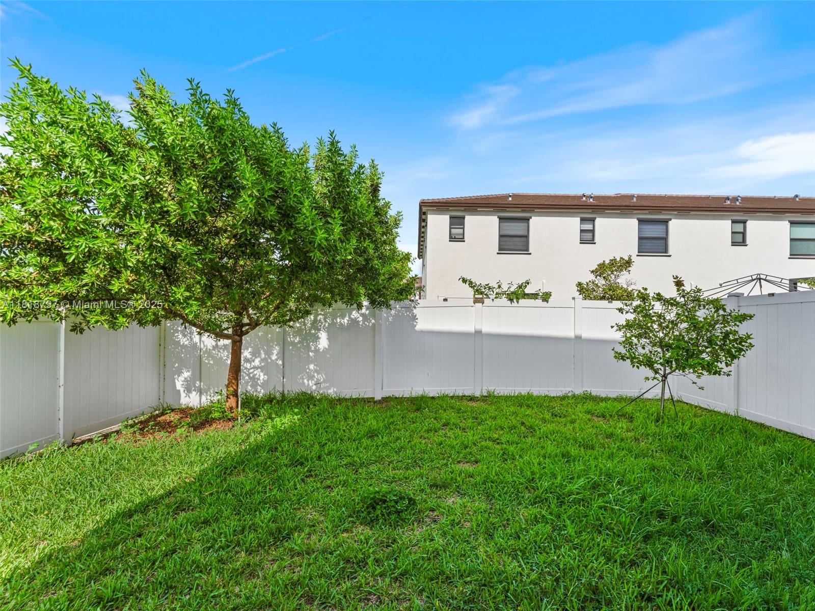 AQUABELLA NORTH REPLAT - Residential Lease