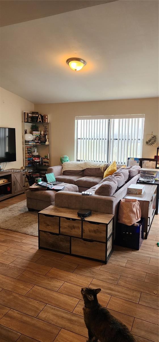 PEMBROKE LAKES SECTION SE - Residential