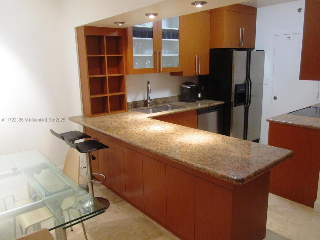 THE DECOPLAGE CONDO - Residential Lease