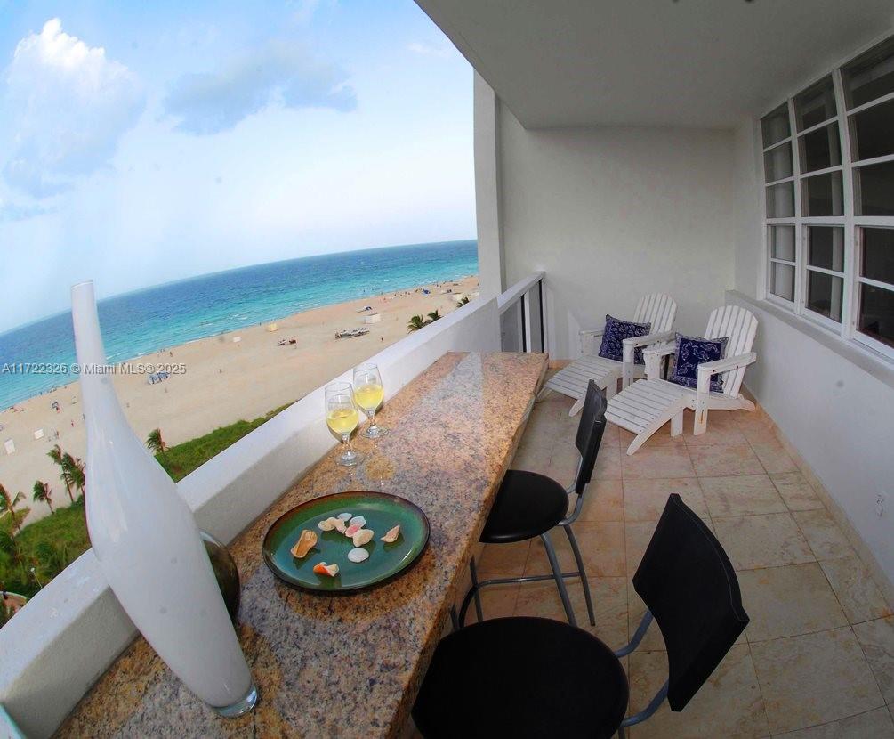 THE DECOPLAGE CONDO - Residential Lease