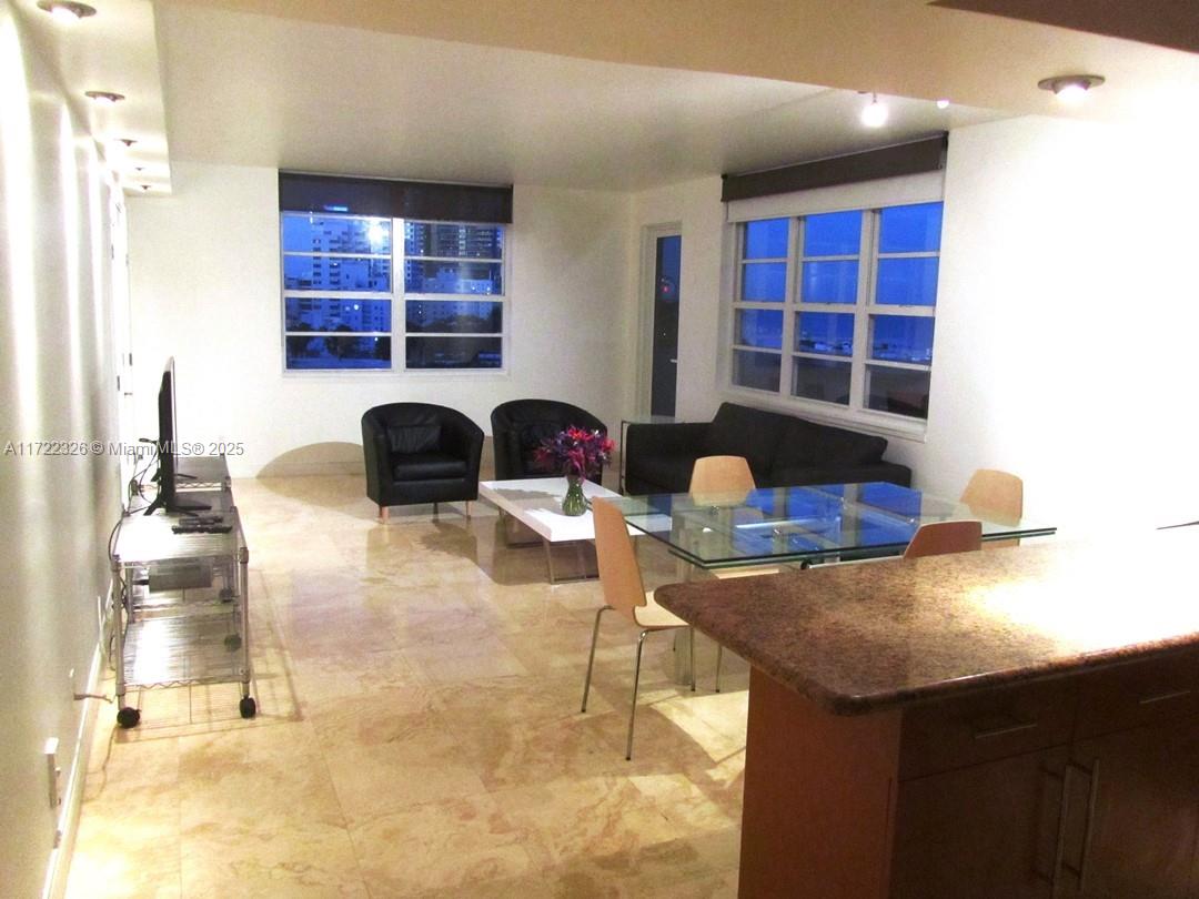 THE DECOPLAGE CONDO - Residential Lease