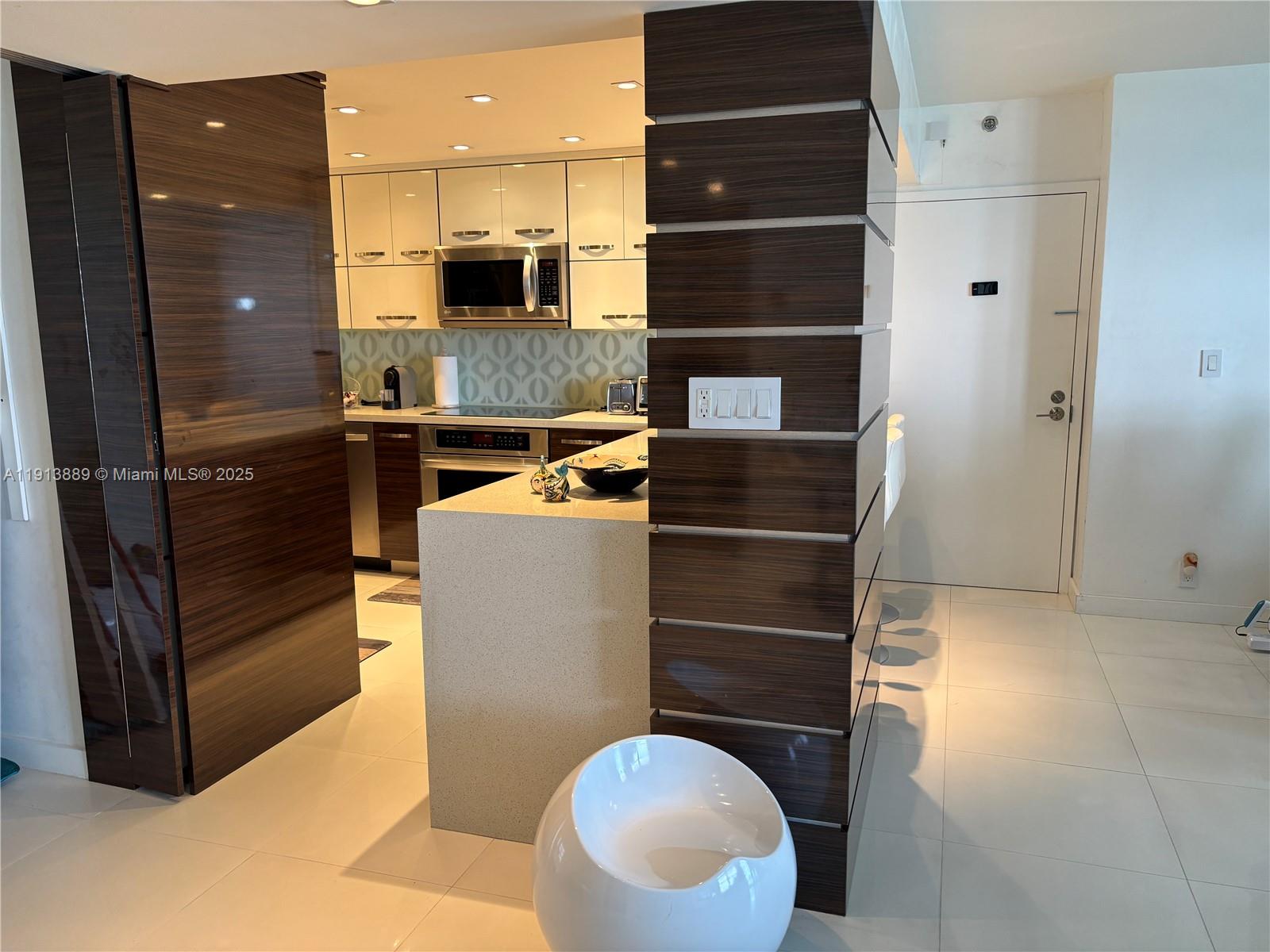 9500 OCEANS CONDO - Residential Lease