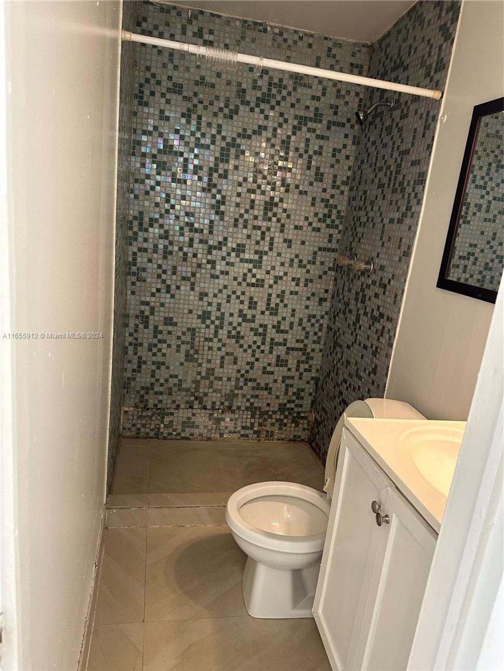 Photo of 1610 N Dixie Hwy #11, Hollywood, FL 33020 (MLS # A11655912)