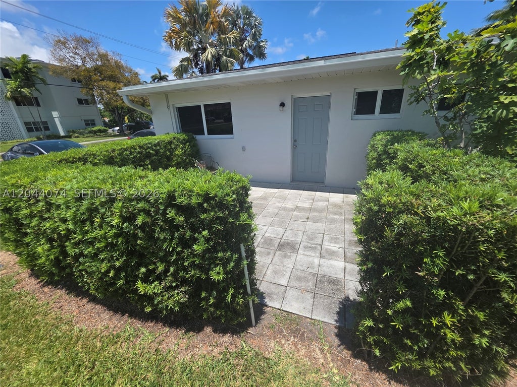 Photo of 120 NE 10th Ave #3, Hallandale Beach, FL 33009 (MLS # A12044074)