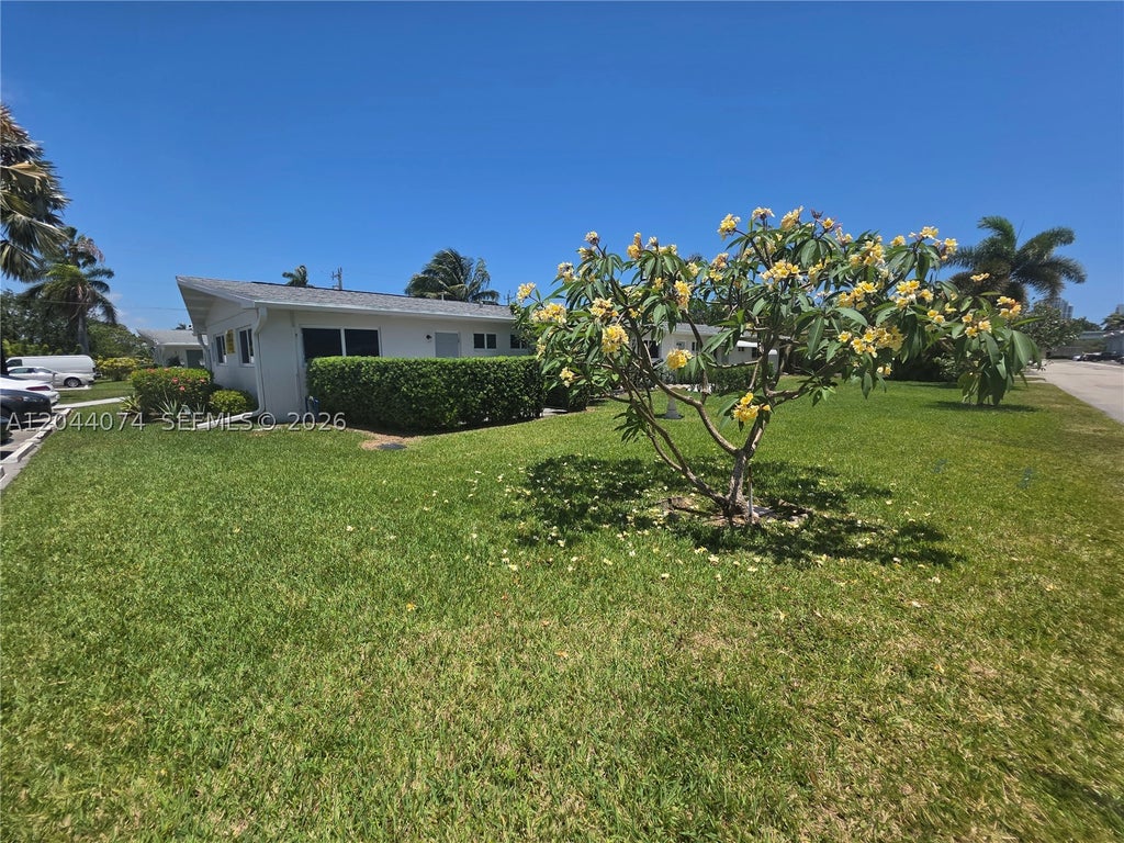 Photo of 120 NE 10th Ave #3, Hallandale Beach, FL 33009 (MLS # A12044074)