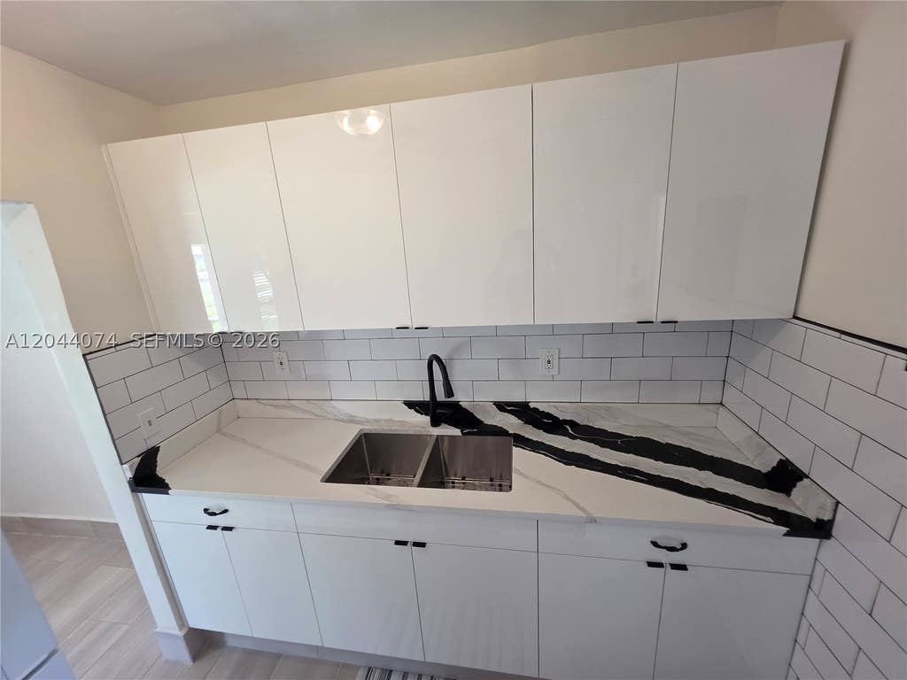 Photo of 120 NE 10th Ave #3, Hallandale Beach, FL 33009 (MLS # A12044074)