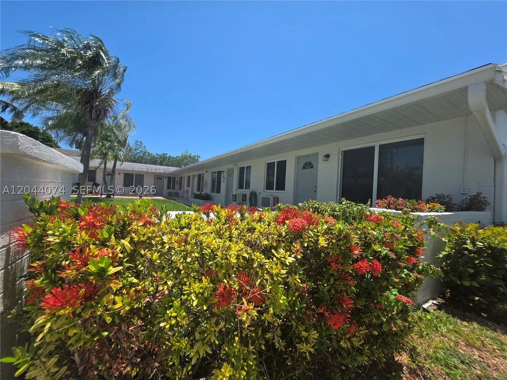 Photo of 120 NE 10th Ave #3, Hallandale Beach, FL 33009 (MLS # A12044074)
